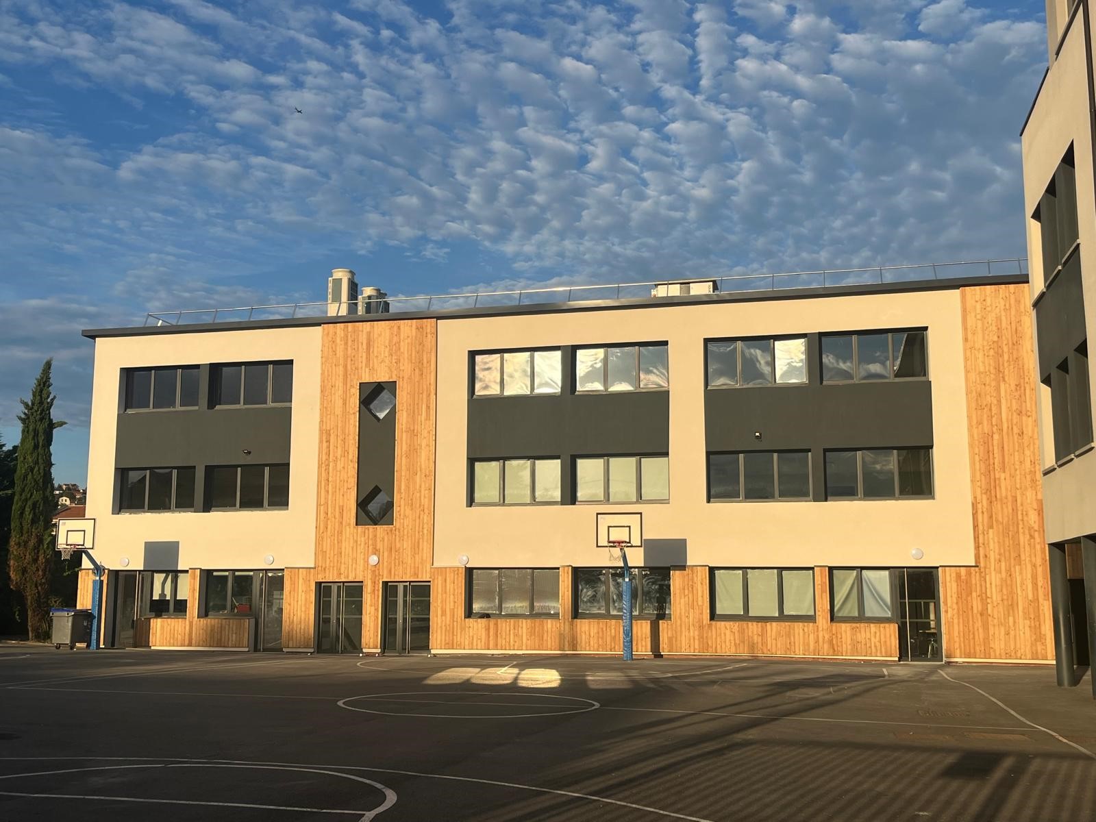 Cours de l'école